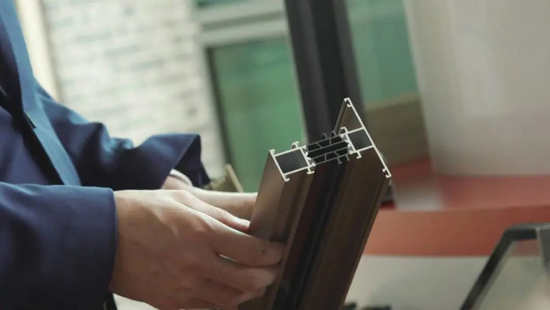 想冬暖夏涼？從解鎖鋁合金門(mén)窗的隔熱模式開(kāi)始！